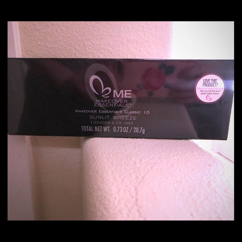Brand New still in the plastic wrap! Eyeshadow set